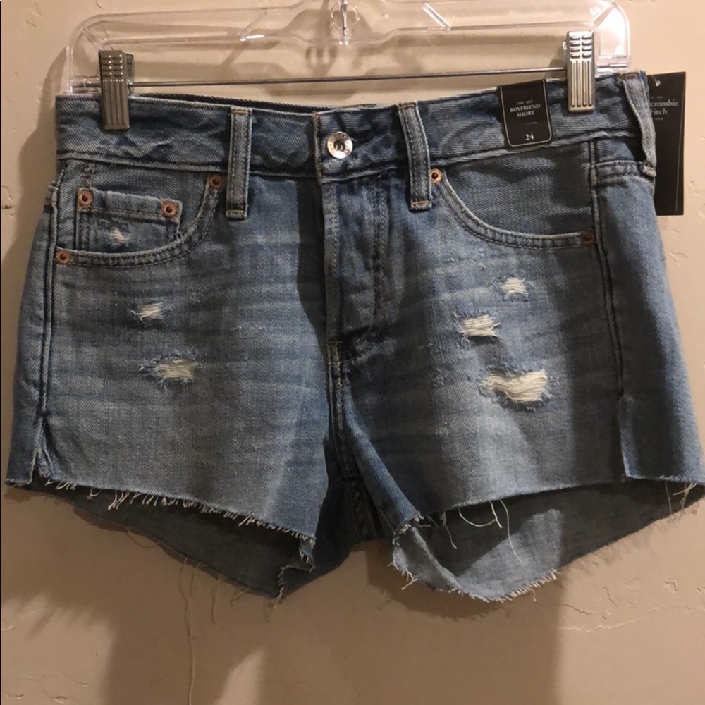 NWT boyfriend short